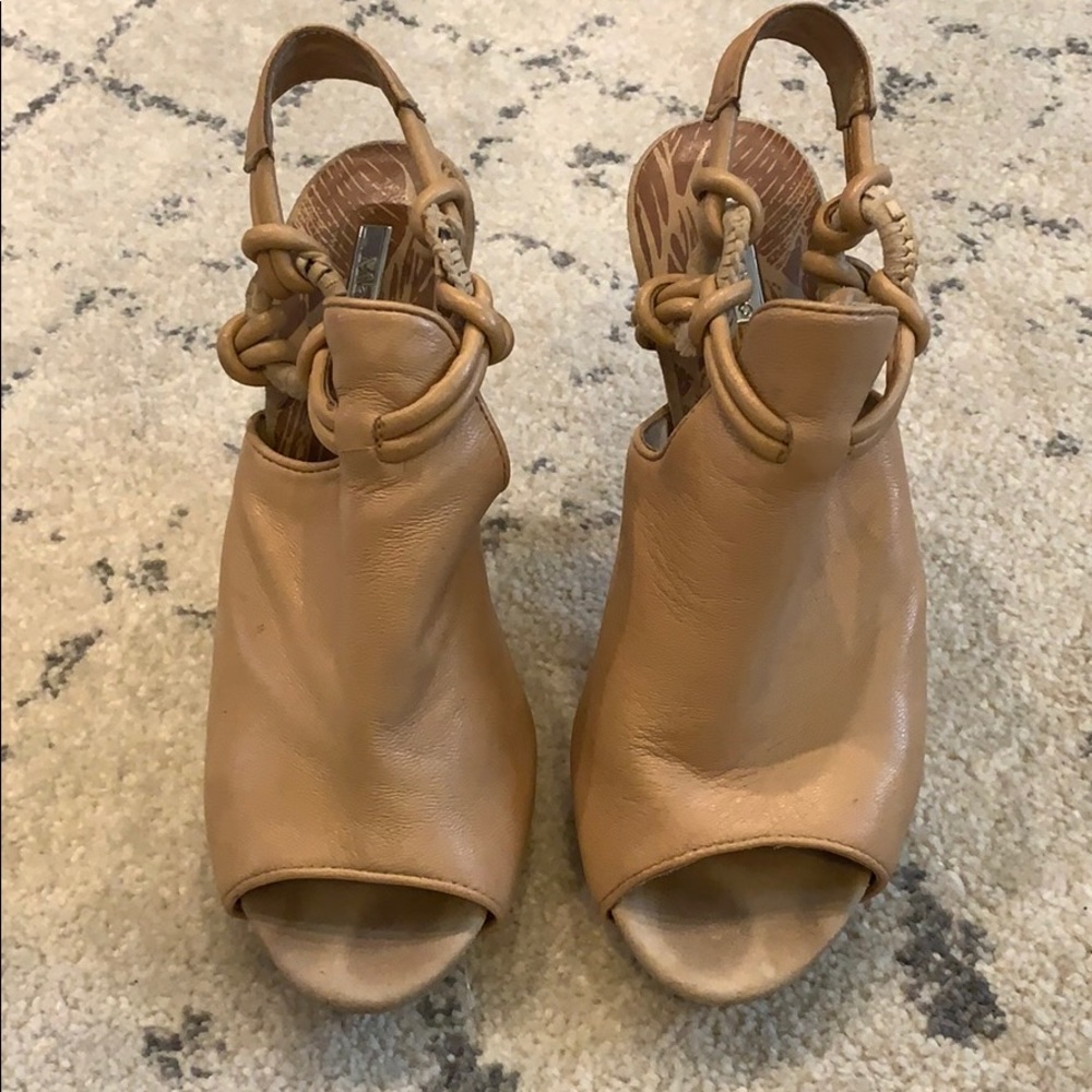 Matiko leather tan heels, size 7